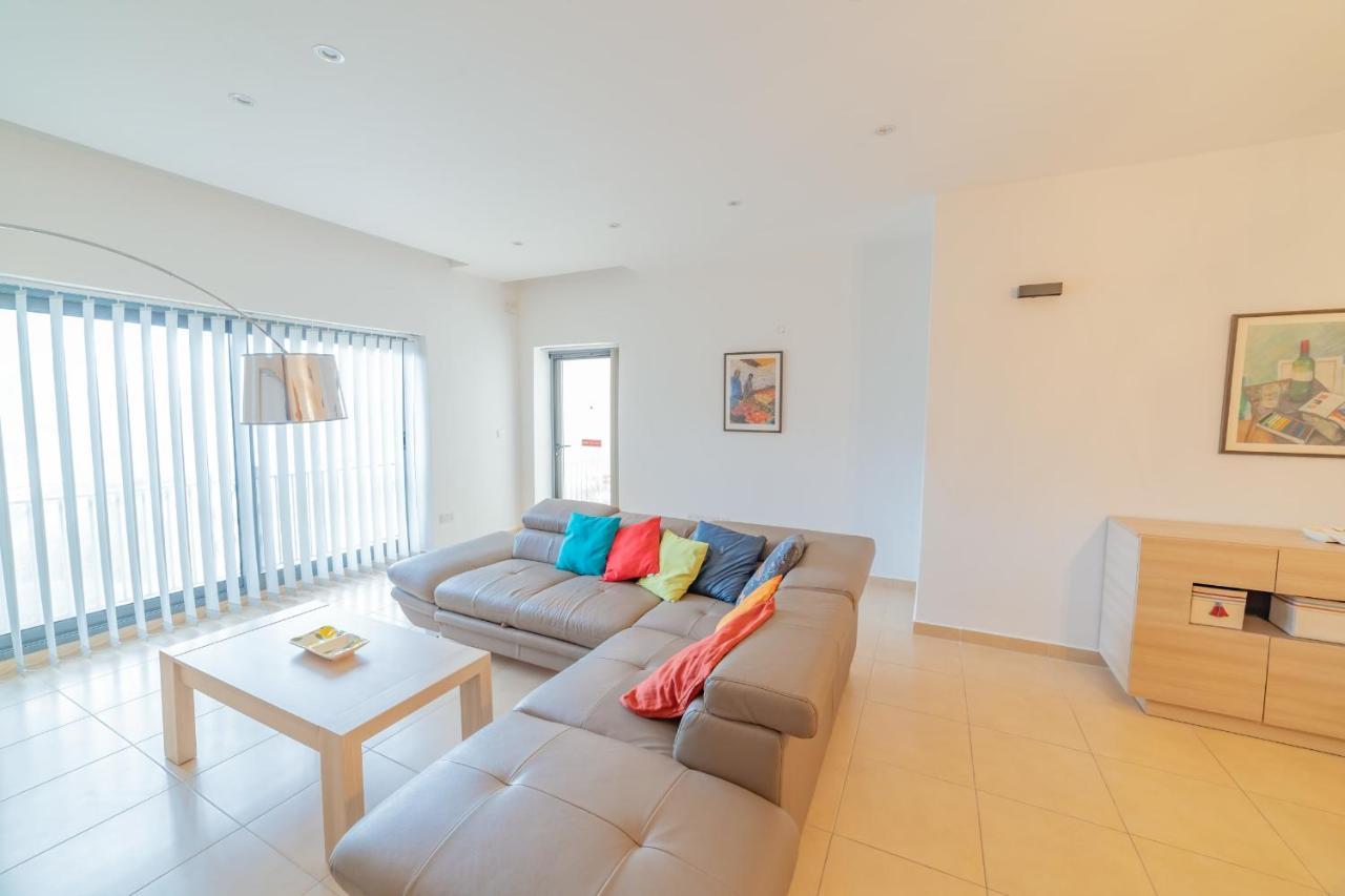 Luxury Seaview & Pool-Hosted By Sweetstay Mellieha Bagian luar foto