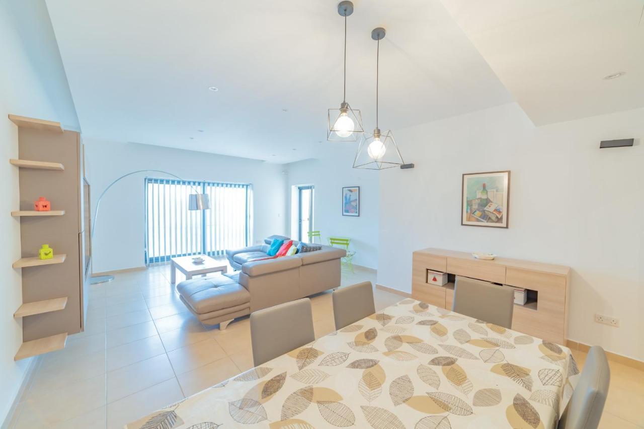 Luxury Seaview & Pool-Hosted By Sweetstay Mellieha Bagian luar foto