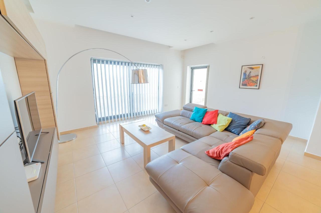 Luxury Seaview & Pool-Hosted By Sweetstay Mellieha Bagian luar foto