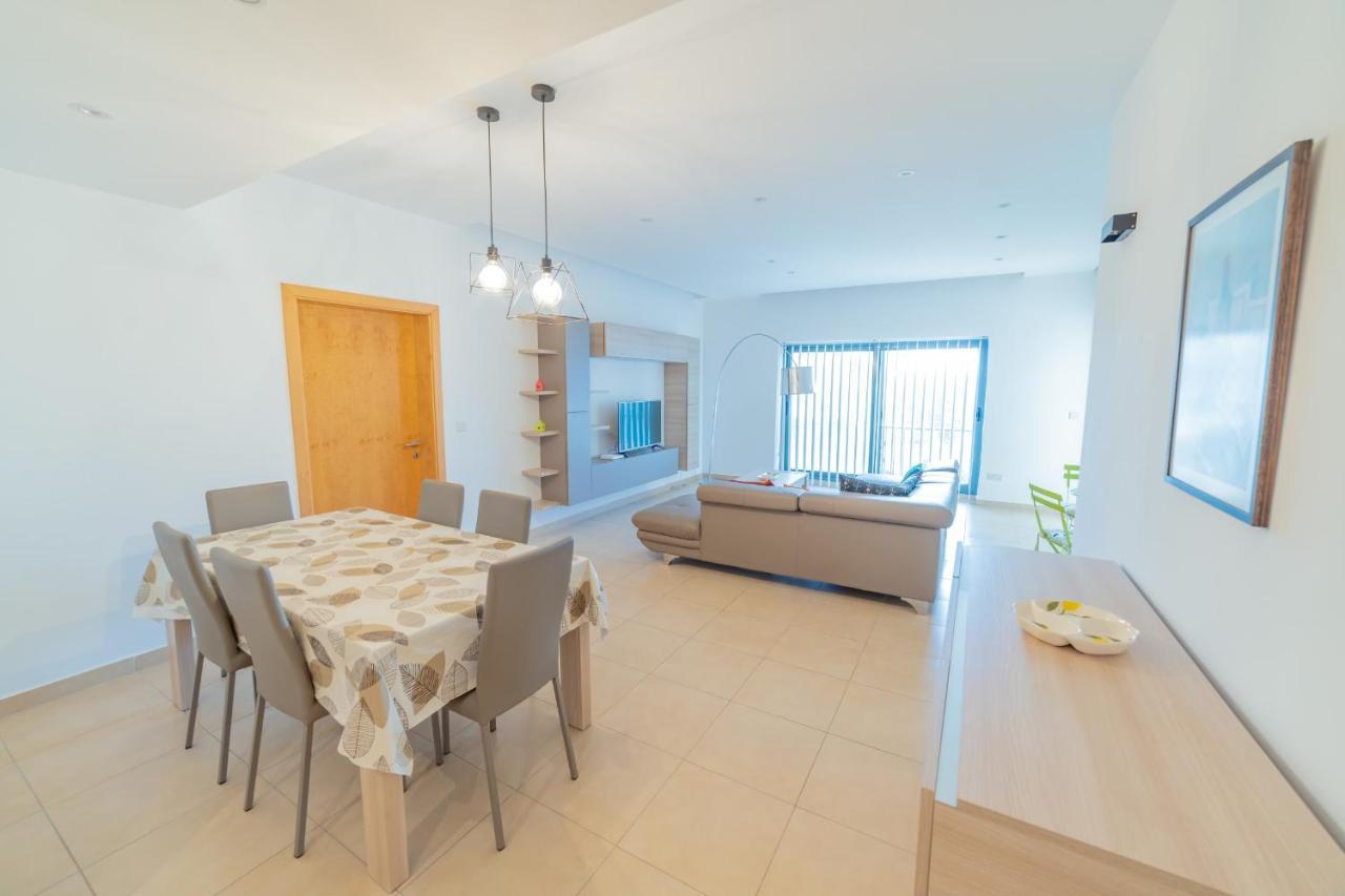 Luxury Seaview & Pool-Hosted By Sweetstay Mellieha Bagian luar foto